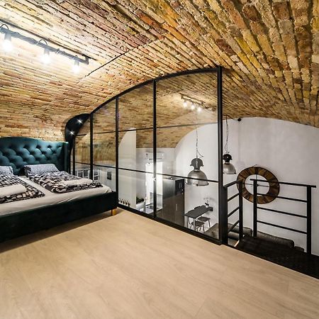 Spacious Loft In The Heart Of Downtown Budapest Exterior photo